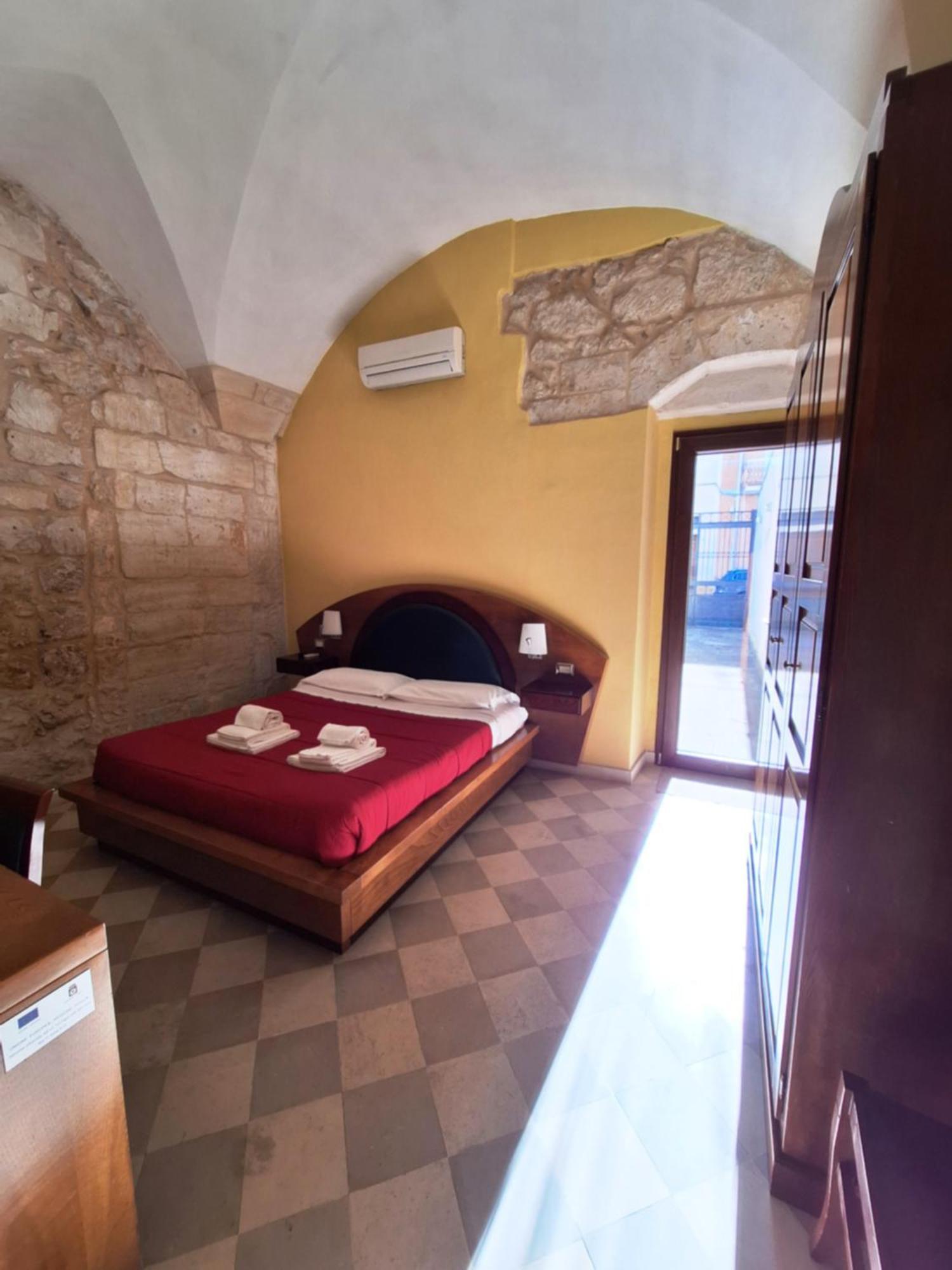 B&B Residenza Pizziniaco เลชเช ภายนอก รูปภาพ