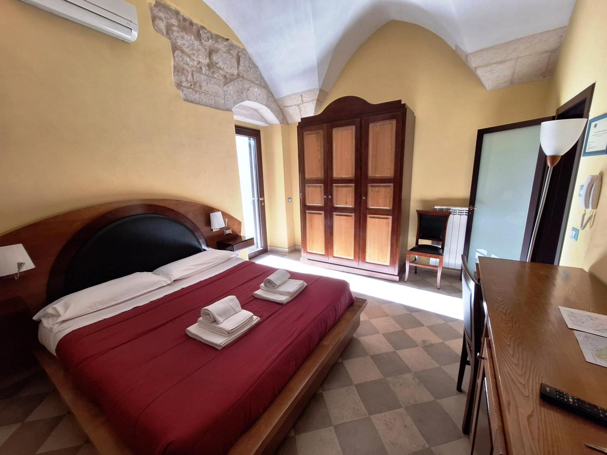 B&B Residenza Pizziniaco เลชเช ภายนอก รูปภาพ