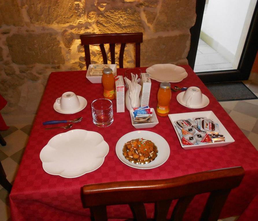 B&B Residenza Pizziniaco เลชเช ภายนอก รูปภาพ